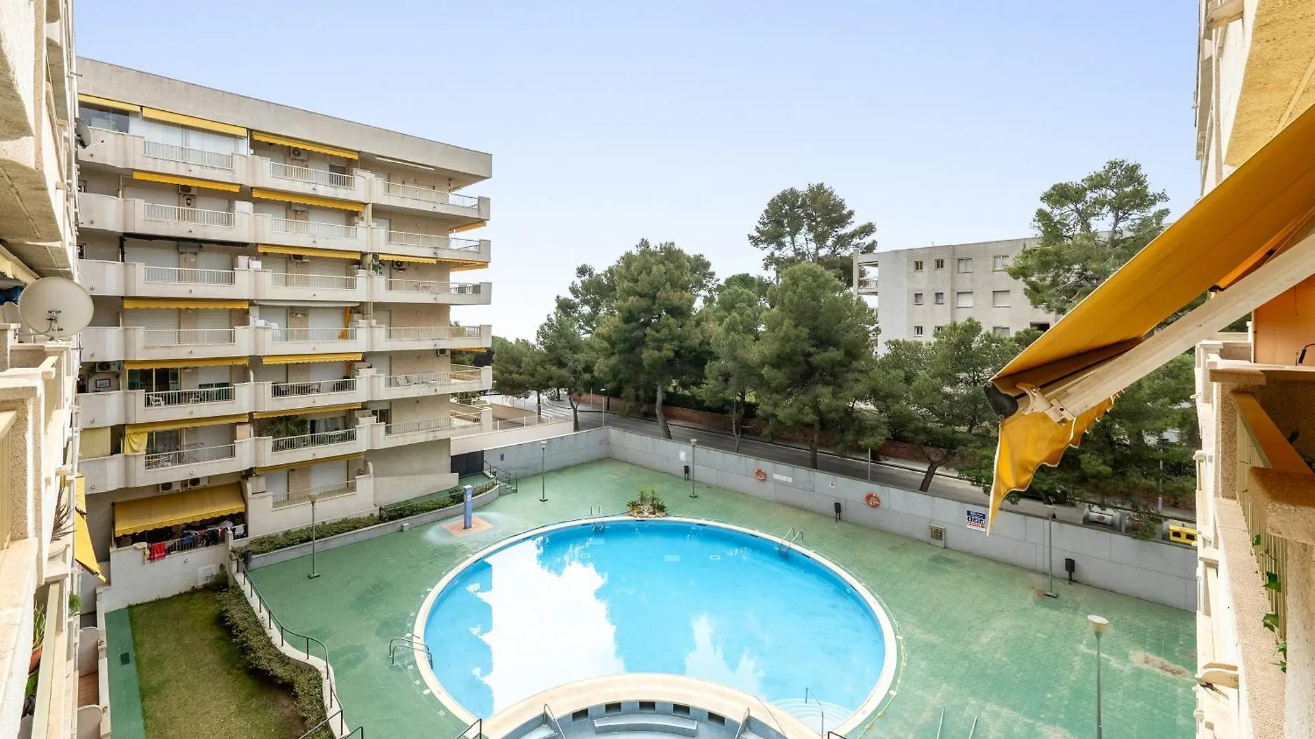 Επικοινωνία με το Piso Ade